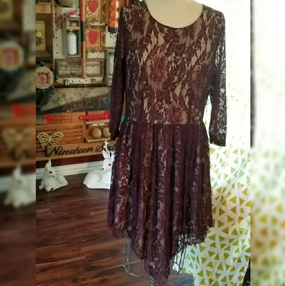 Lace, burgundy, nude lining, uneven hem 3/4 slv